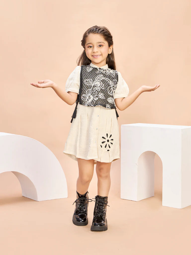 Girls Design Net Dress & Bib To